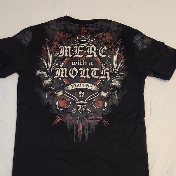 Marvel Deadpool Red and Black Graphic Tee - Picture 3 of 3